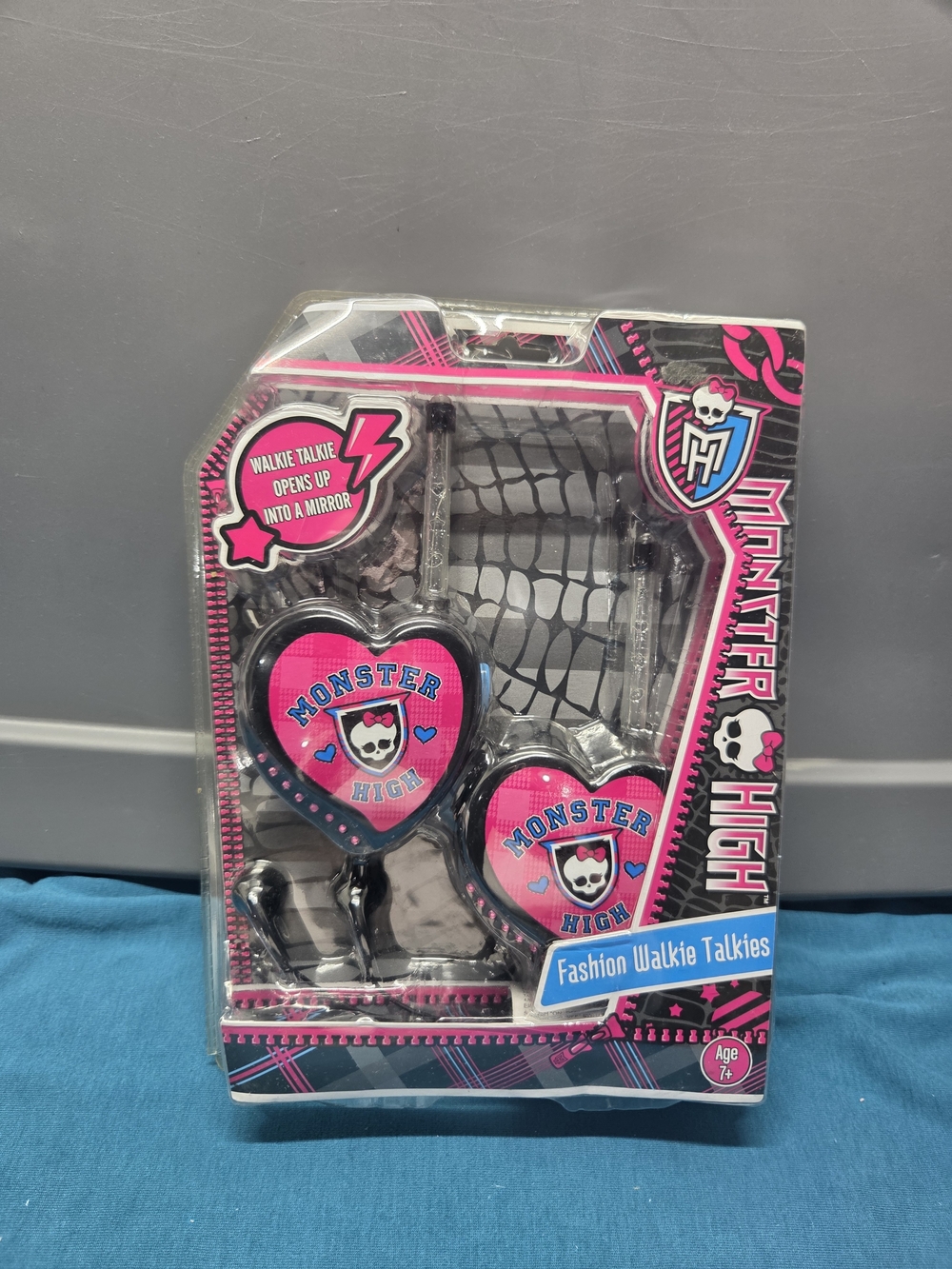 2012 Monster High Fashion Walkie Talkie w/ Mirror And Ear Piece